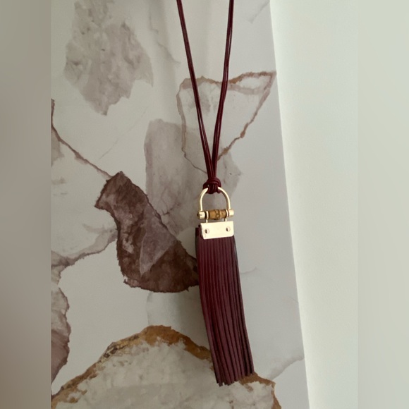 ❤️ Burgundy Vegan Leather Tassel with Golden Metal Art Necklace 🍂♥️ - Picture 13 of 15